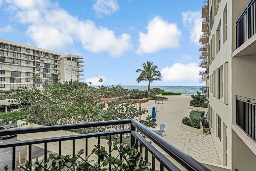 Image 26 of property listing at 3475 S Ocean Boulevard 2130, Palm Beach, FL 33480