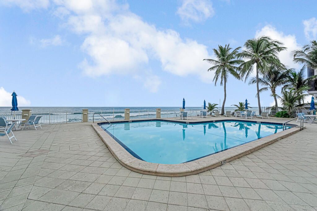 Image 31 of property listing at 3475 S Ocean Boulevard 2130, Palm Beach, FL 33480