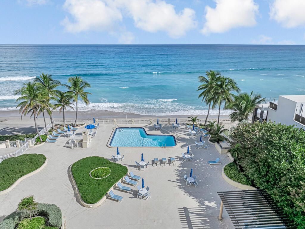 Image 54 of property listing at 3475 S Ocean Boulevard 2130, Palm Beach, FL 33480