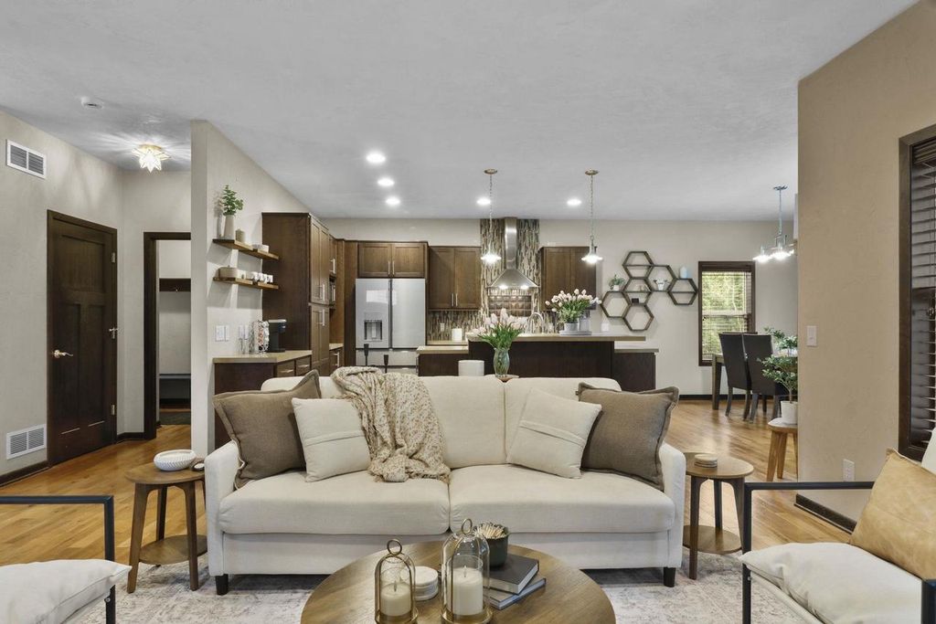 5 Cedarberry Circle, Verona, WI 53593