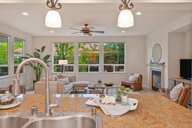 4715 Salem Way, Carmichael, CA 95608