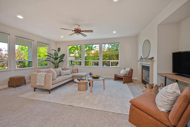 4715 Salem Way, Carmichael, CA 95608