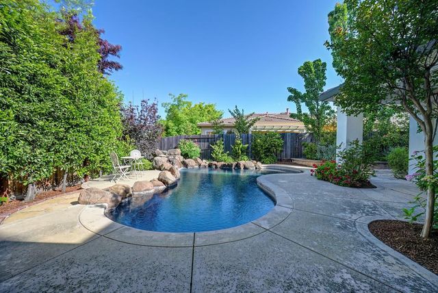4715 Salem Way, Carmichael, CA 95608