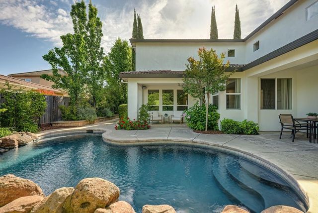 4715 Salem Way, Carmichael, CA 95608