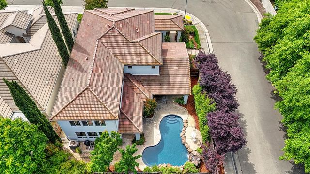 4715 Salem Way, Carmichael, CA 95608