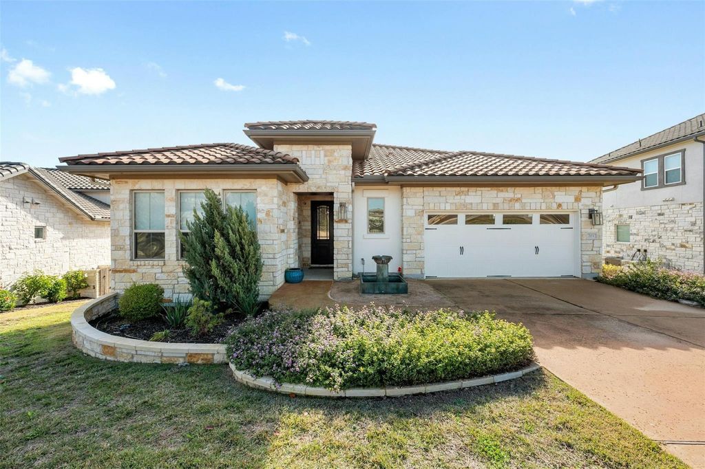 203 Serene Hilltop CIR, Lakeway, TX 78738