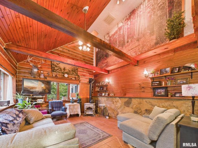 14138 Boyscout Trail, Petersburg, IL 62675