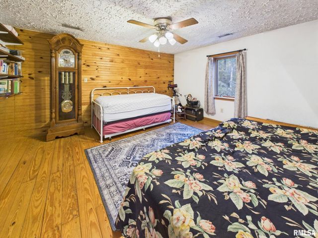 14138 Boyscout Trail, Petersburg, IL 62675