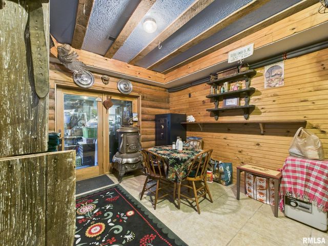 14138 Boyscout Trail, Petersburg, IL 62675