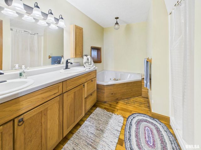 14138 Boyscout Trail, Petersburg, IL 62675