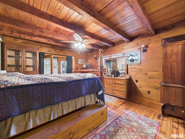 14138 Boyscout Trail, Petersburg, IL 62675