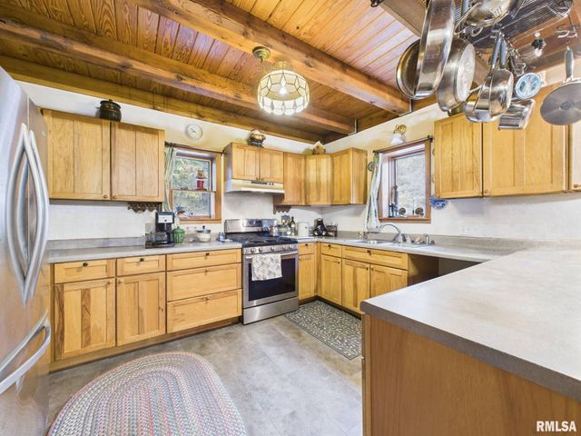 14138 Boyscout Trail, Petersburg, IL 62675