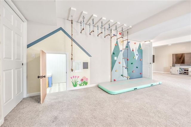 2844 W 143RD Terrace, Leawood, KS 66224