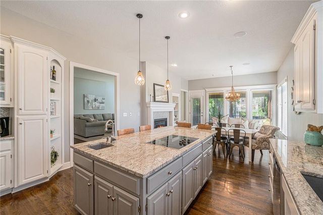 2844 W 143RD Terrace, Leawood, KS 66224