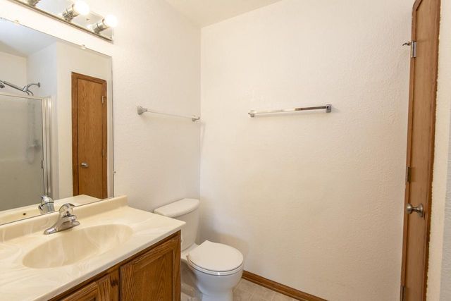1301 College AVENUE #5F, South Milwaukee, WI 53172