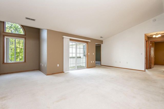 1301 College AVENUE #5F, South Milwaukee, WI 53172
