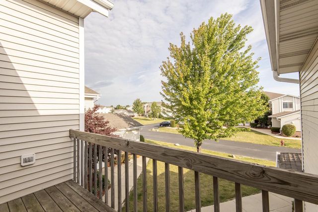 1301 College AVENUE #5F, South Milwaukee, WI 53172