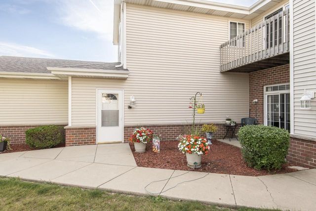 1301 College AVENUE #5F, South Milwaukee, WI 53172