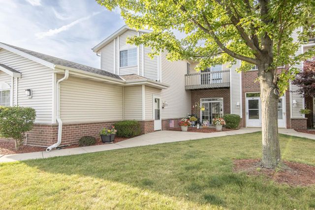1301 College AVENUE #5F, South Milwaukee, WI 53172