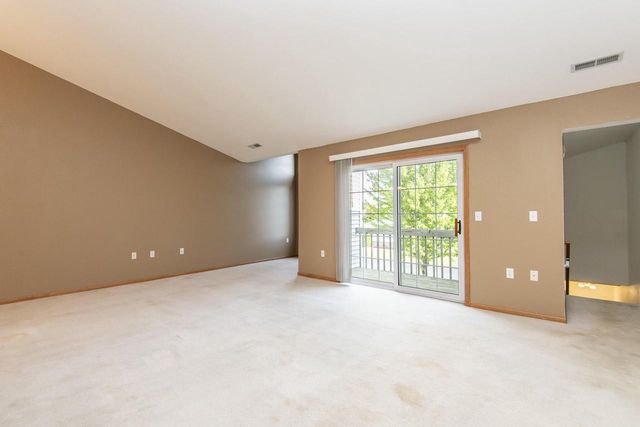 1301 College AVENUE #5F, South Milwaukee, WI 53172