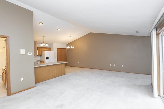 1301 College AVENUE #5F, South Milwaukee, WI 53172