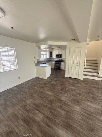 15642 Pasadena, Tustin, CA 92780