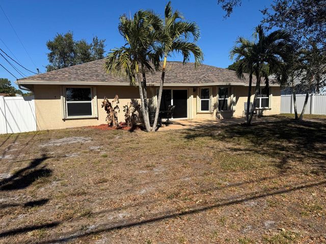1538 SW Calmar Avenue, Port St. Lucie, FL 34953