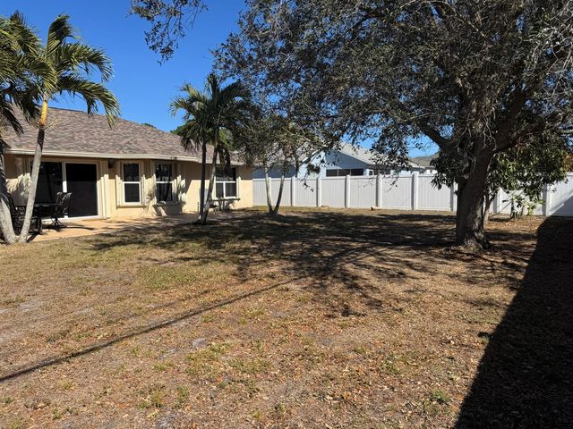 1538 SW Calmar Avenue, Port St. Lucie, FL 34953