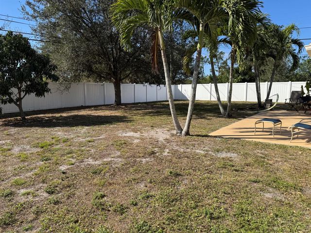 1538 SW Calmar Avenue, Port St. Lucie, FL 34953