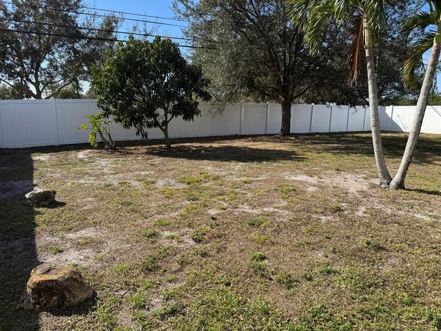 1538 SW Calmar Avenue, Port St. Lucie, FL 34953