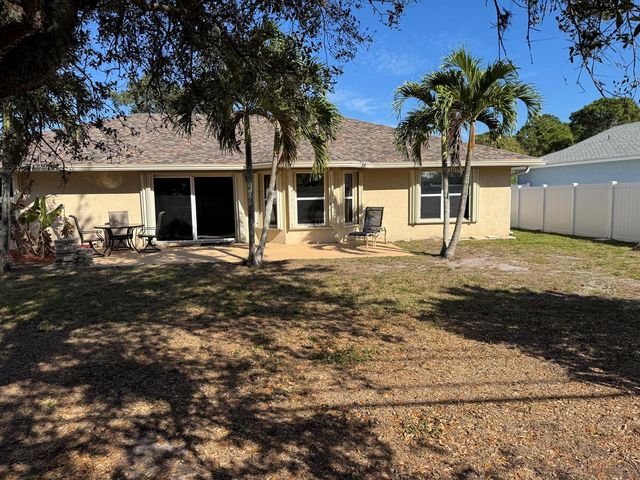 1538 SW Calmar Avenue, Port St. Lucie, FL 34953