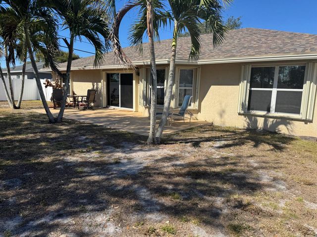 1538 SW Calmar Avenue, Port St. Lucie, FL 34953