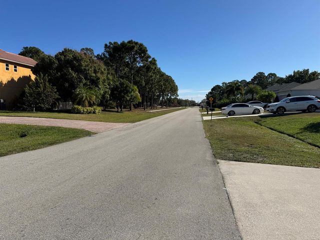 1538 SW Calmar Avenue, Port St. Lucie, FL 34953