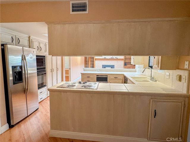 2200 El Portal Drive 9, Bakersfield, CA 93309
