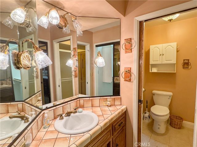 2200 El Portal Drive 9, Bakersfield, CA 93309