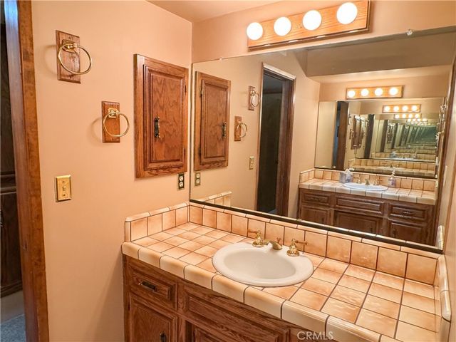 2200 El Portal Drive 9, Bakersfield, CA 93309