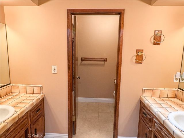 2200 El Portal Drive 9, Bakersfield, CA 93309