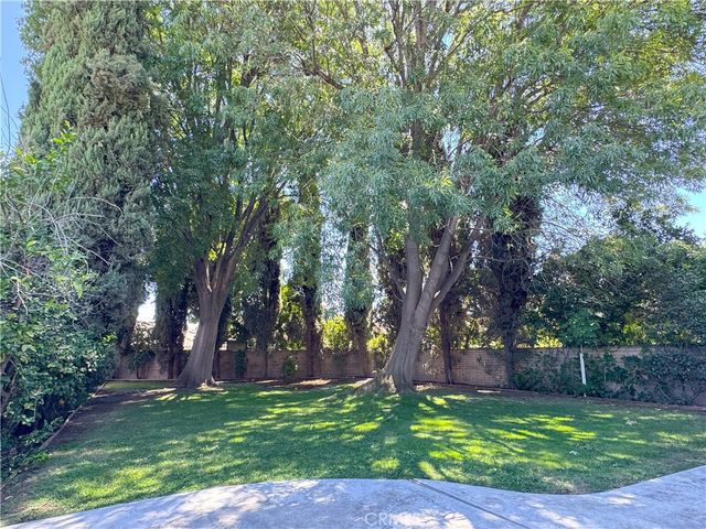 2200 El Portal Drive 9, Bakersfield, CA 93309