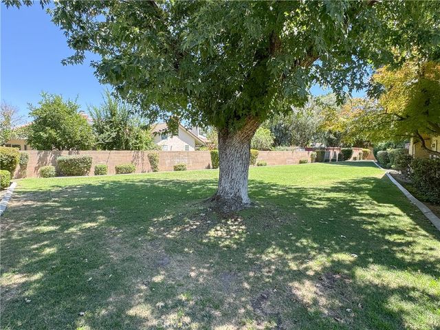 2200 El Portal Drive 9, Bakersfield, CA 93309