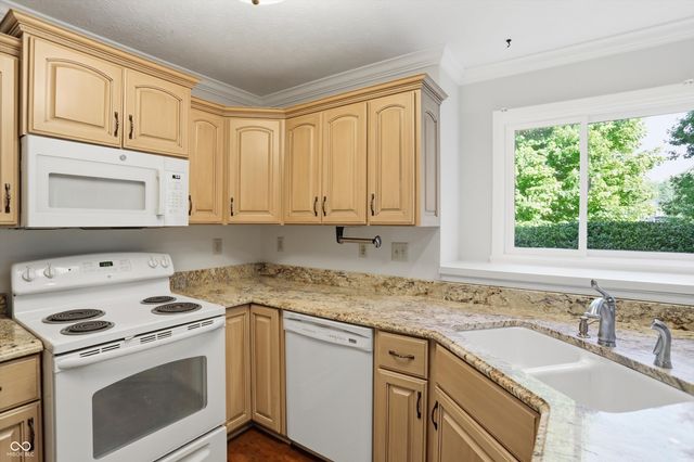 8942 Pine Tree Boulevard, Indianapolis, IN 46256