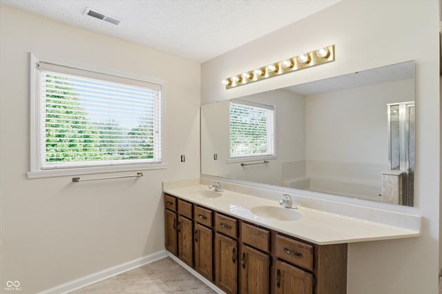 8942 Pine Tree Boulevard, Indianapolis, IN 46256