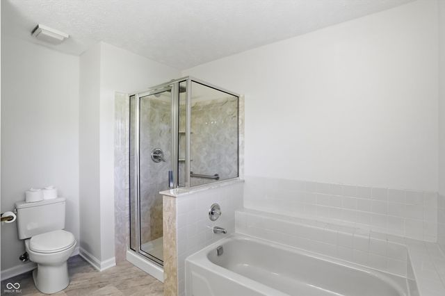 8942 Pine Tree Boulevard, Indianapolis, IN 46256