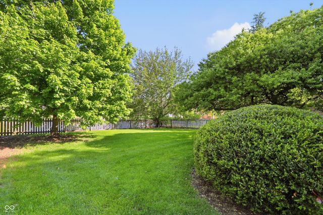 8942 Pine Tree Boulevard, Indianapolis, IN 46256
