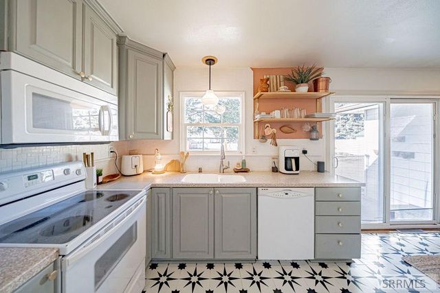 1960 Bittern Drive, Ammon, ID 83406