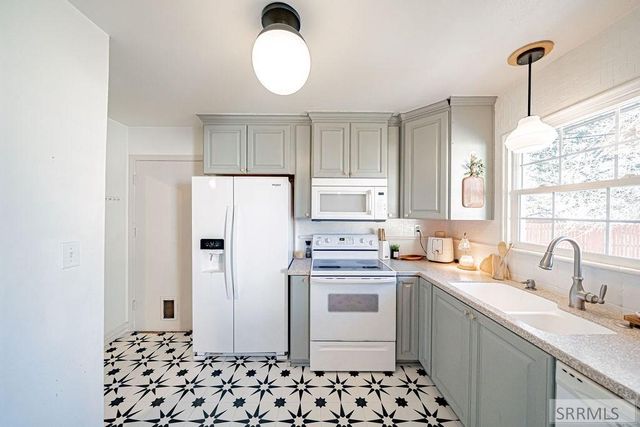 1960 Bittern Drive, Ammon, ID 83406