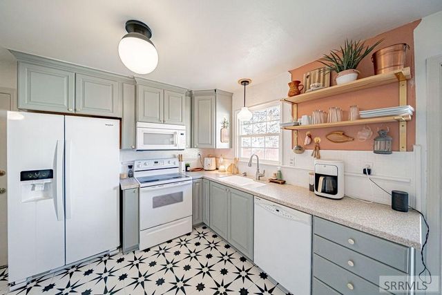 1960 Bittern Drive, Ammon, ID 83406