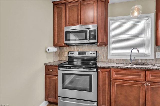 819 Headrow TER, Hampton, VA 23666