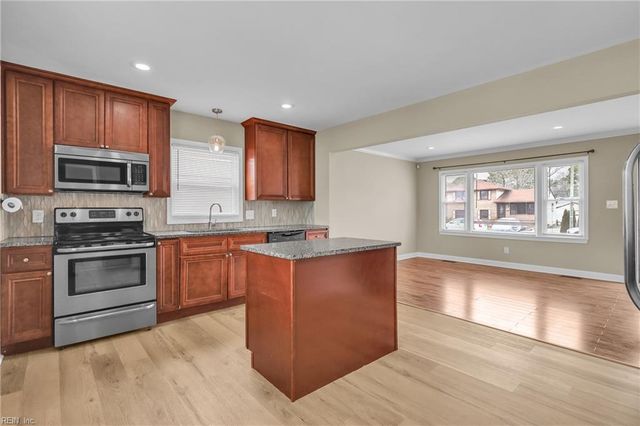 819 Headrow TER, Hampton, VA 23666