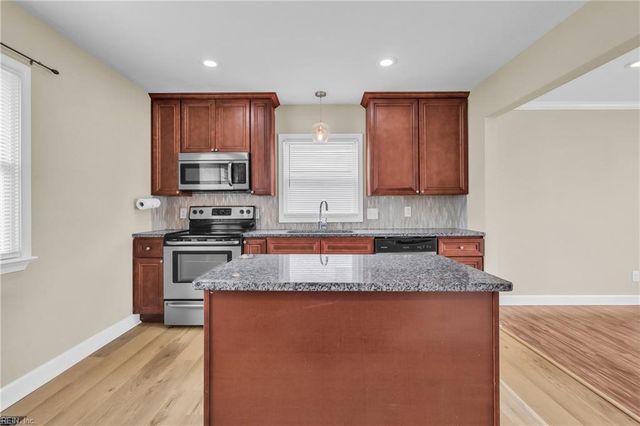 819 Headrow TER, Hampton, VA 23666