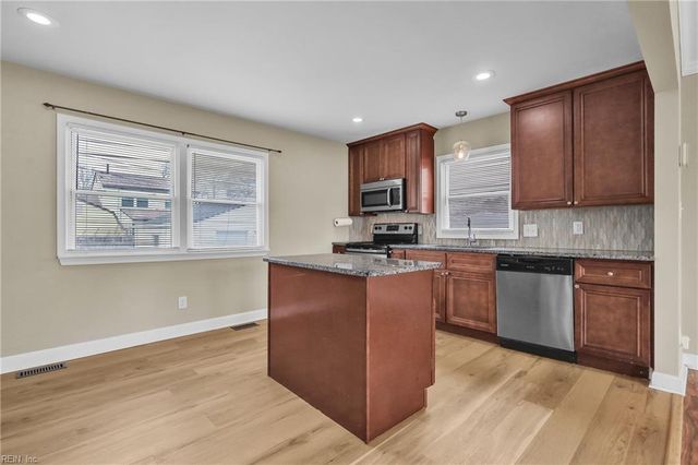 819 Headrow TER, Hampton, VA 23666